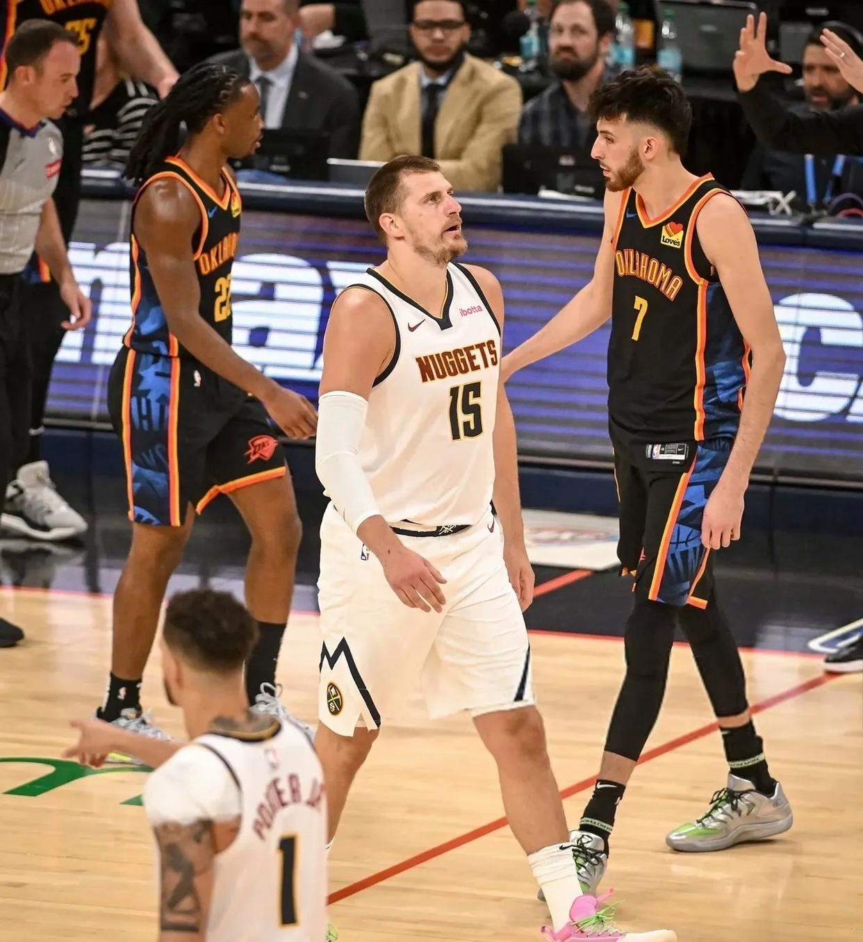 集结日NBA季后赛焦点战,萨克拉门托国王远射贴柱,悬念犹存,轮换策略成焦点的简单介绍