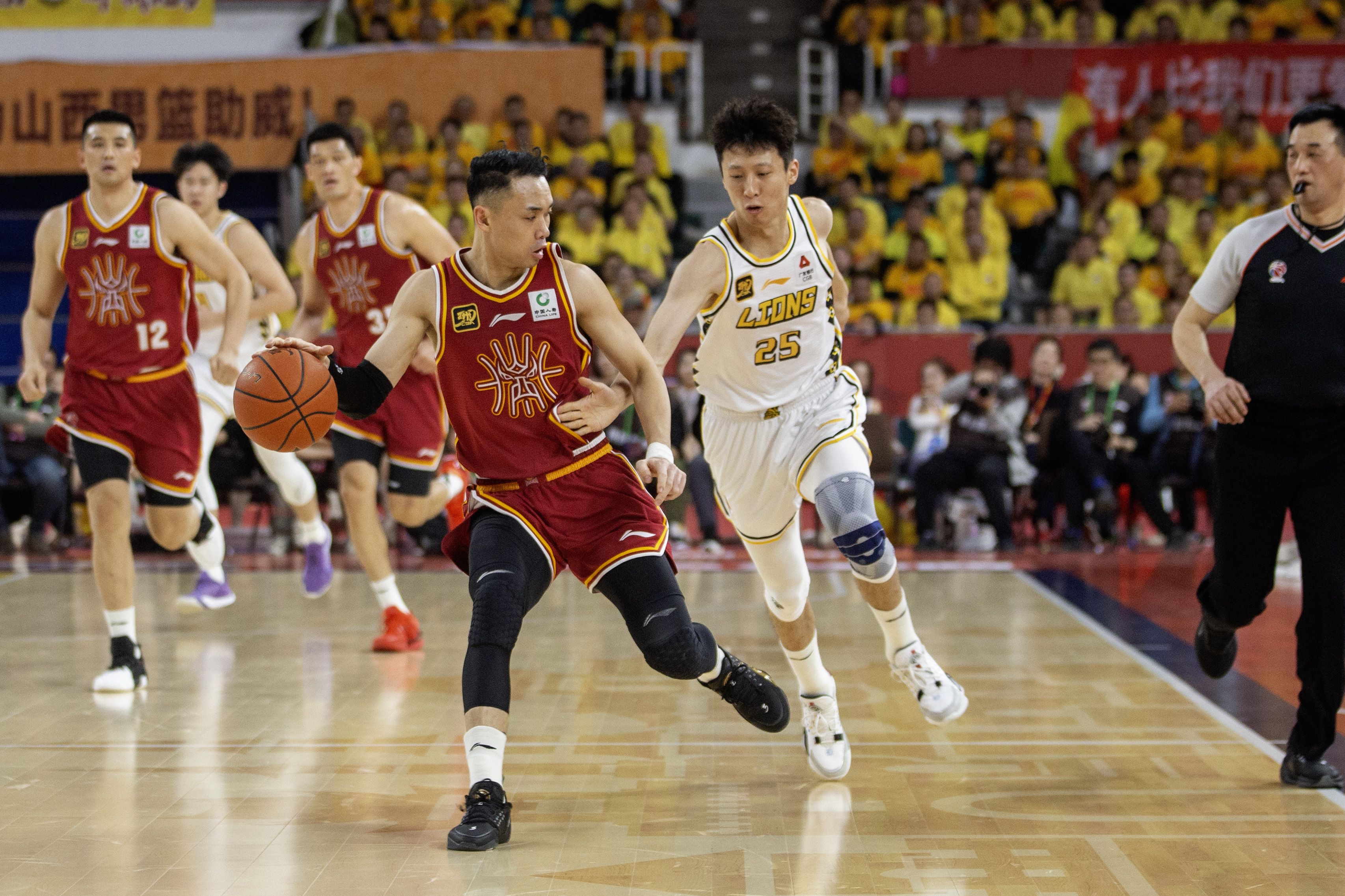 九游体育冲刺阶段体能课后，广厦男篮内部沟通备战CBA常规赛，引发热议，身体对抗强度拉满的简单介绍