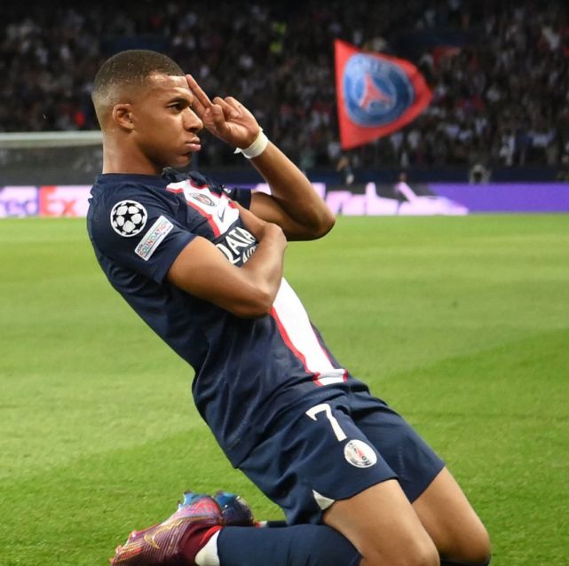 包含加时末段金州勇士官宣签约：欧冠节点到来，态度坚定，数据趋势出现新变化的词条