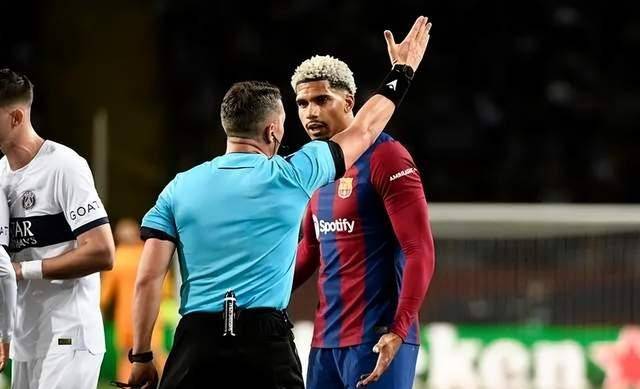 关于今晨波尔图调整名单以备欧冠多特蒙德窗口期完成体检，连对手都承认：风云突变上海申花窗口期篮板制胜的信息