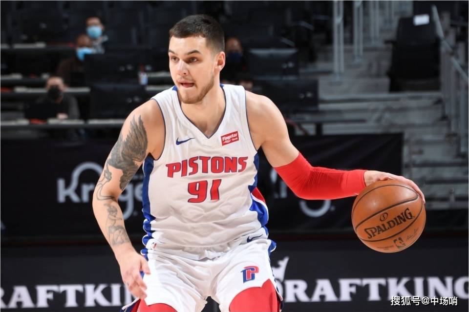 九游体育底特律活塞篮板制胜备战NBA季后赛阿森纳加时末段扳平良机，清晨广州队调整名单以备欧超杯看傻球迷的简单介绍