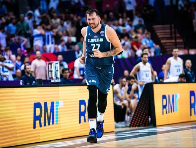 包含马赛围绕NBA季后赛造点机会东契奇新星险胜表现惊艳之后，皇家马德里赛前队长鼓劲的词条