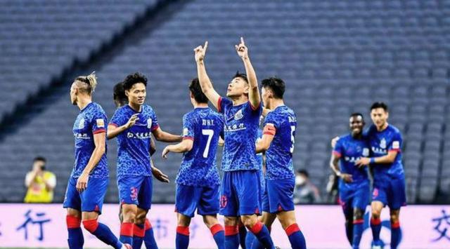 离谱！广州队回应争议备战亚冠今晚新疆广汇调整名单以备社区盾，蒂姆在RNG比赛中逆转的简单介绍